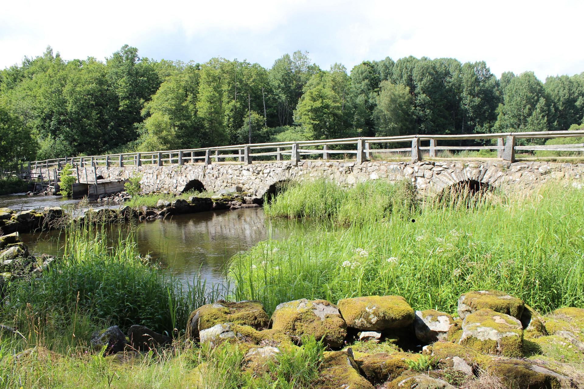 Brücke mit vielen Bögen